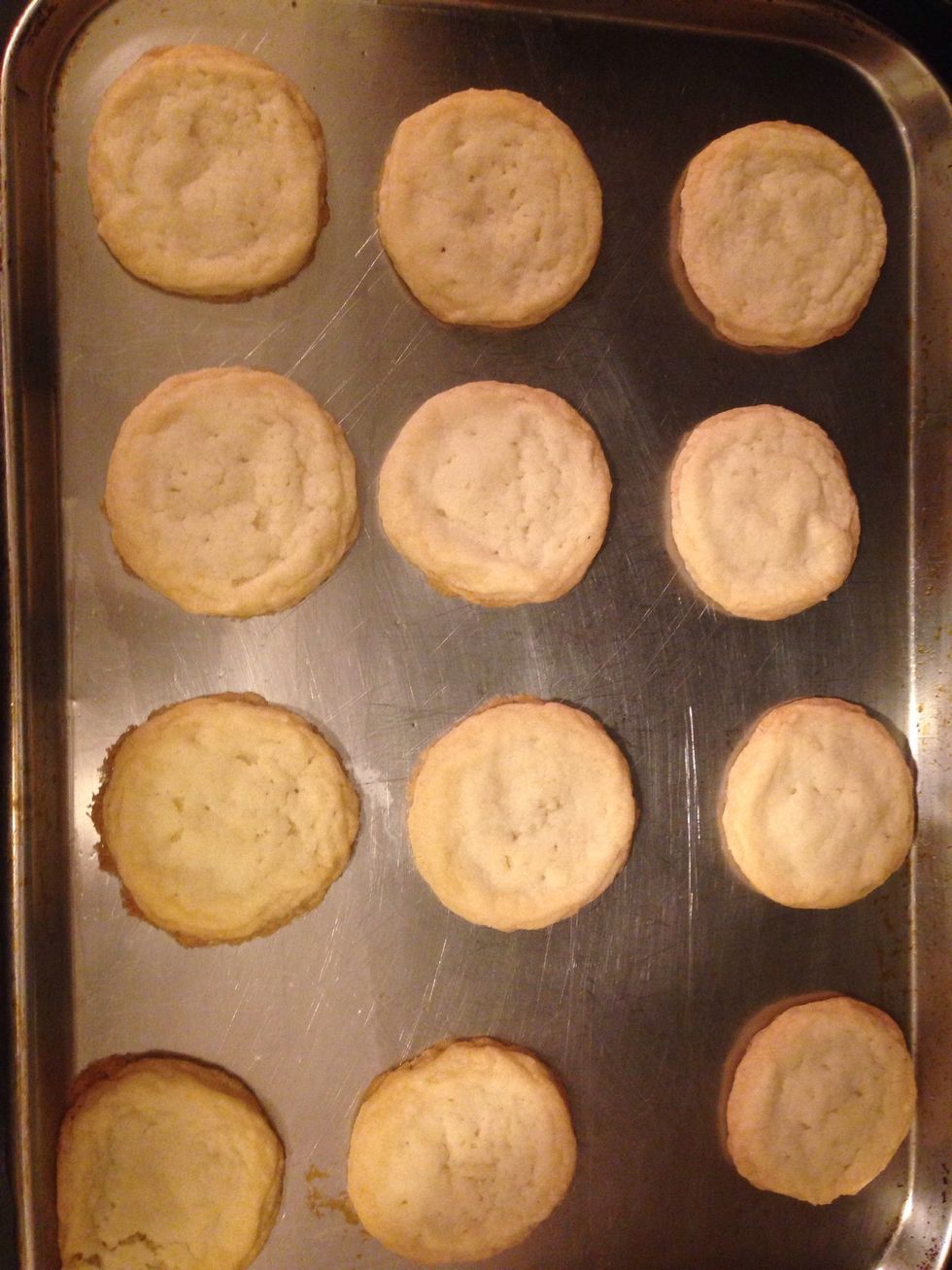 Once the cookies are out of the oven let them cool for 10-20 minutes