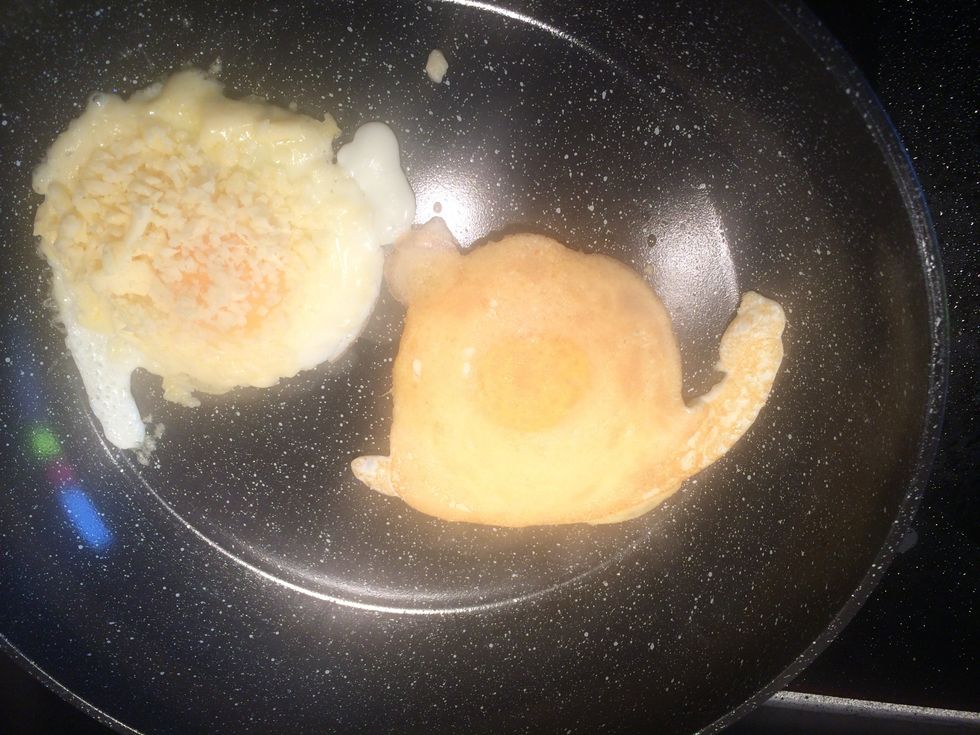 Once the egg is ready, flip over.