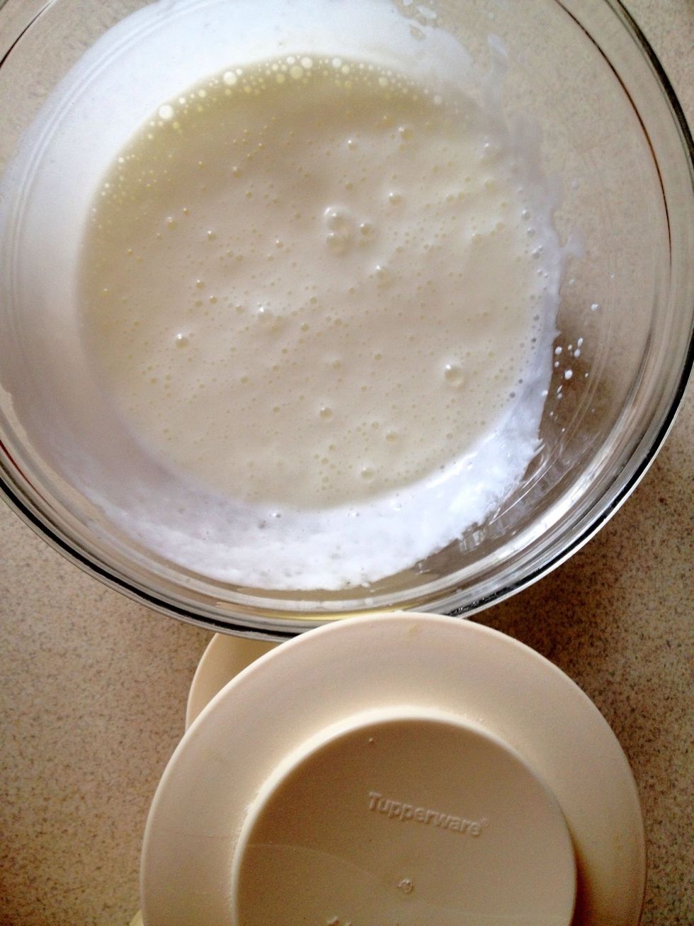 Once the filling is ready, start to add flour to the dough.
