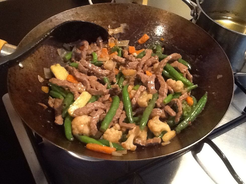 Once the meat is at a reasonable brown colour, stop the heat and wait until it cools down.