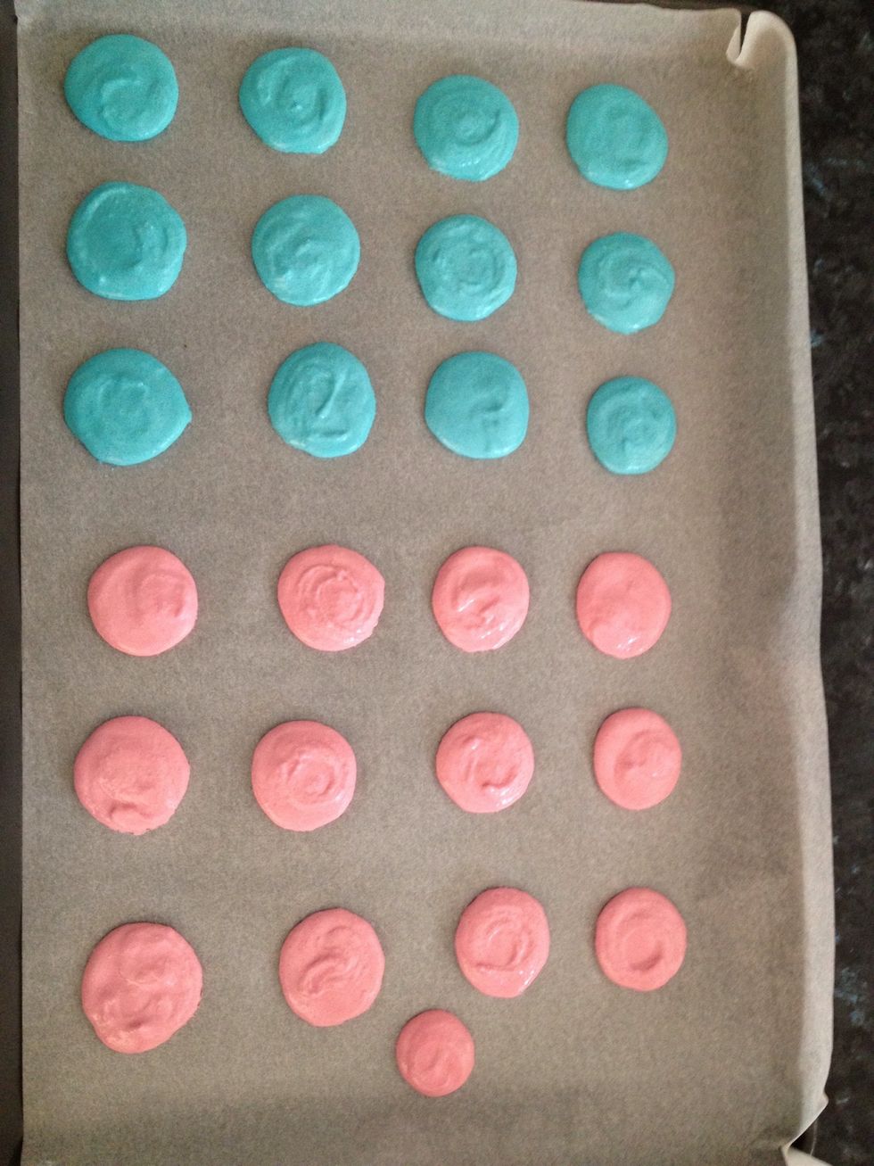 Once they have all been piped, let the tray sit for 15 minutes to form the crust.