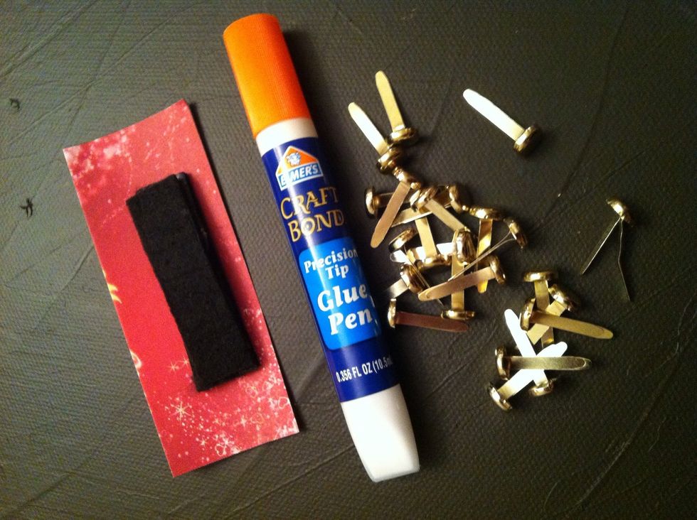 Once you complete the decoration step its assembly time. There are two assembly techniques. the permanent technique using glue and a mix and match technique using velcro or round head fasteners.