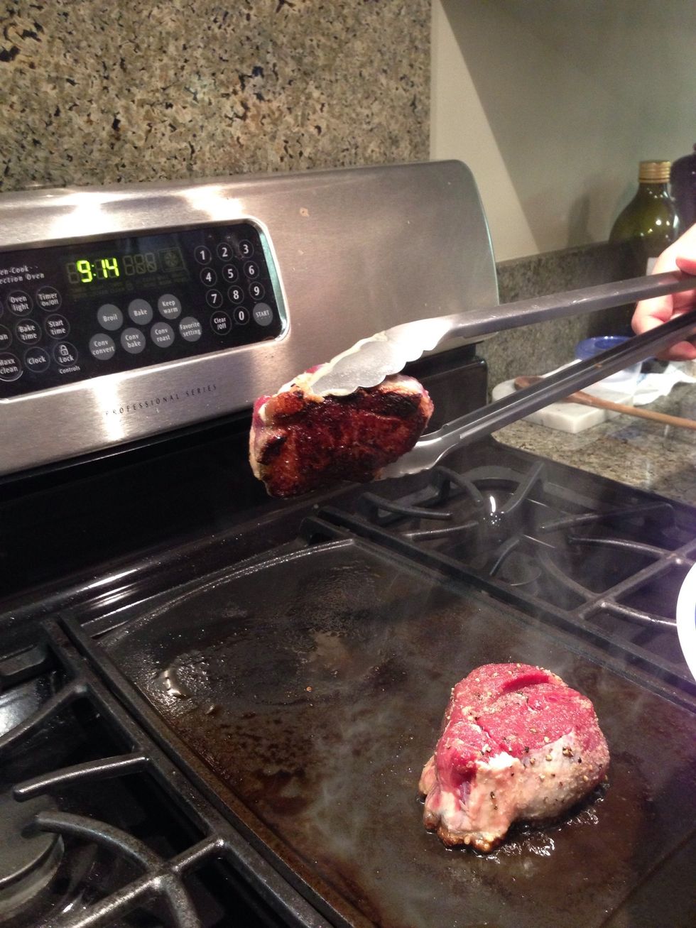 Once you feel the first side can't take any more heat, give it another 30 seconds, trust me. You can get your tongs now.