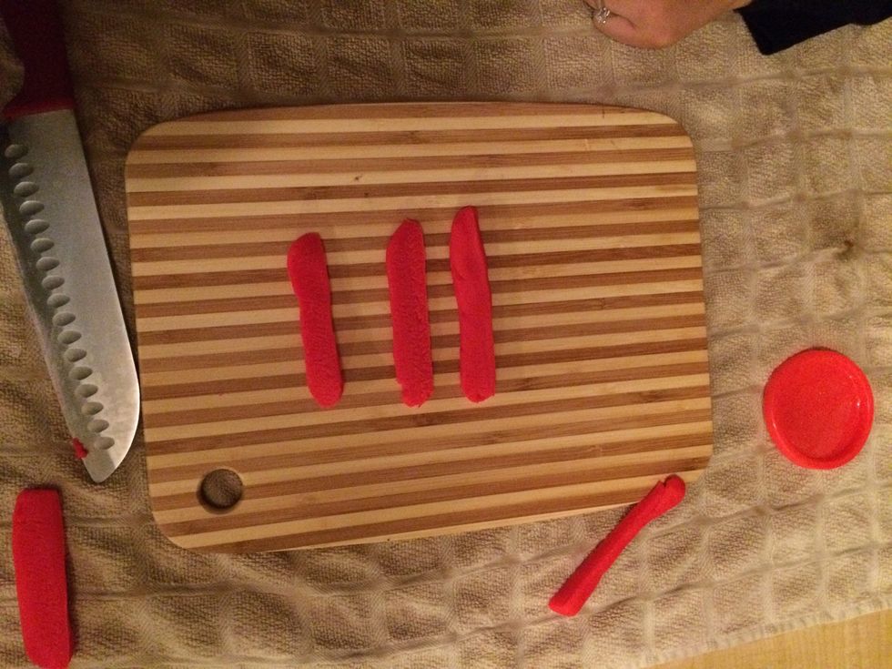 Once you have your planks you can cut your strips. If Julienning slice into your match sticks . Check your width using the worksheet . Place your best sample in the corresponding box.