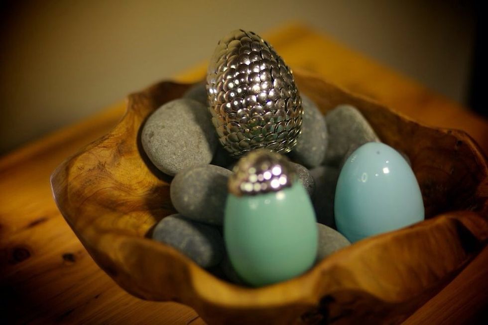 Once your egg has cooled and the glue is dry, remove any excess or visible glue from the pins. Then, enjoy season 3 of Game of Thrones!!!