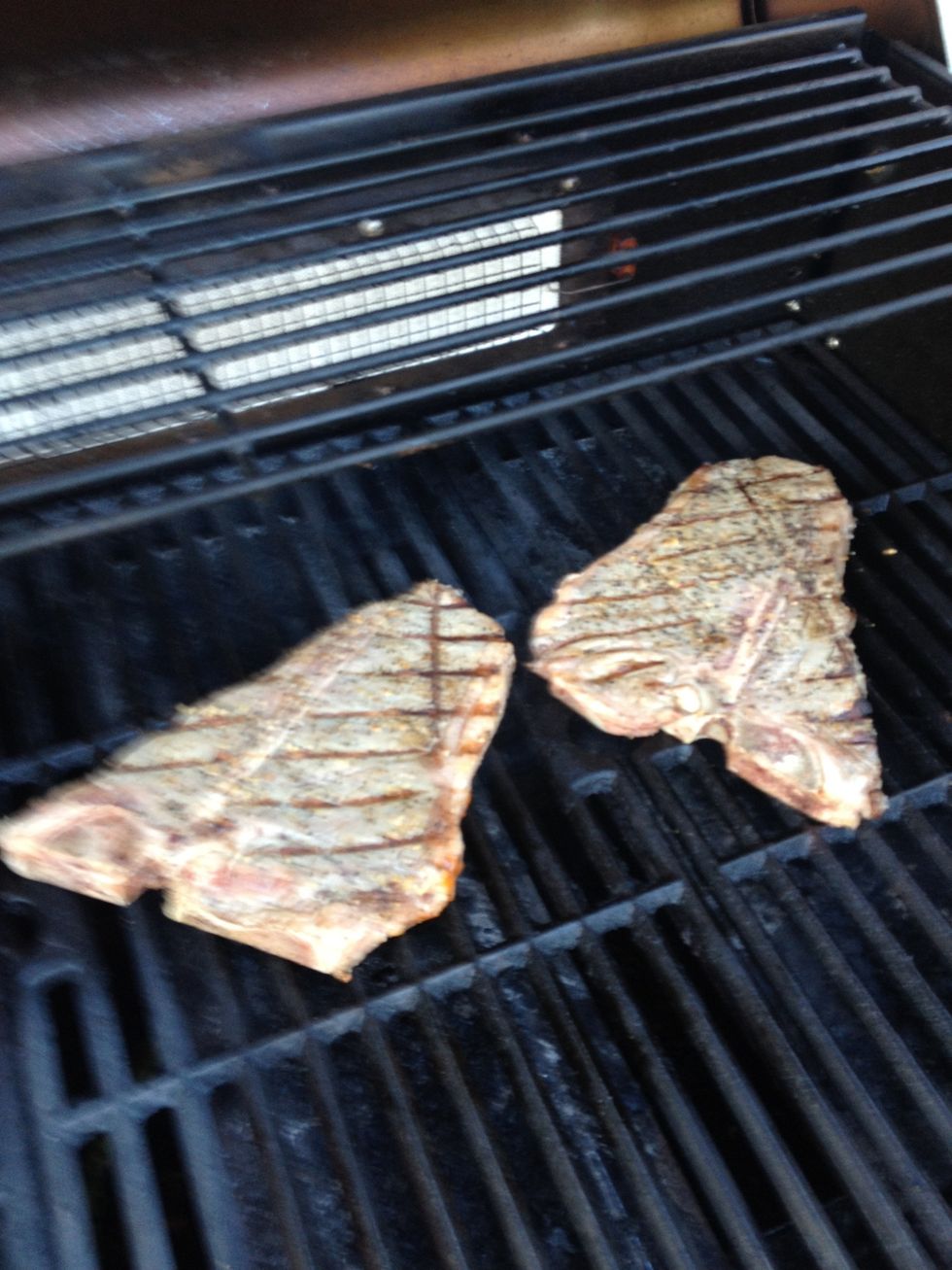 Once your minute is up turn your steaks placing them on the same angle for an additional minute.