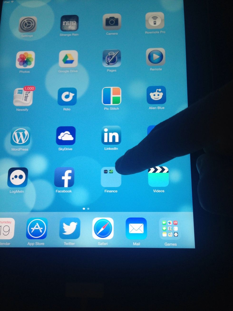 One folder on home screen.
