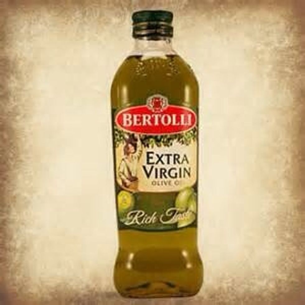 One item I put in my hair to keep it from looking dull & frizzy is extra virgin olive oil (EVOO). It's really healthy, & adds nutrients to your hair. Tbh, it's usually the only thing I put in my hair.