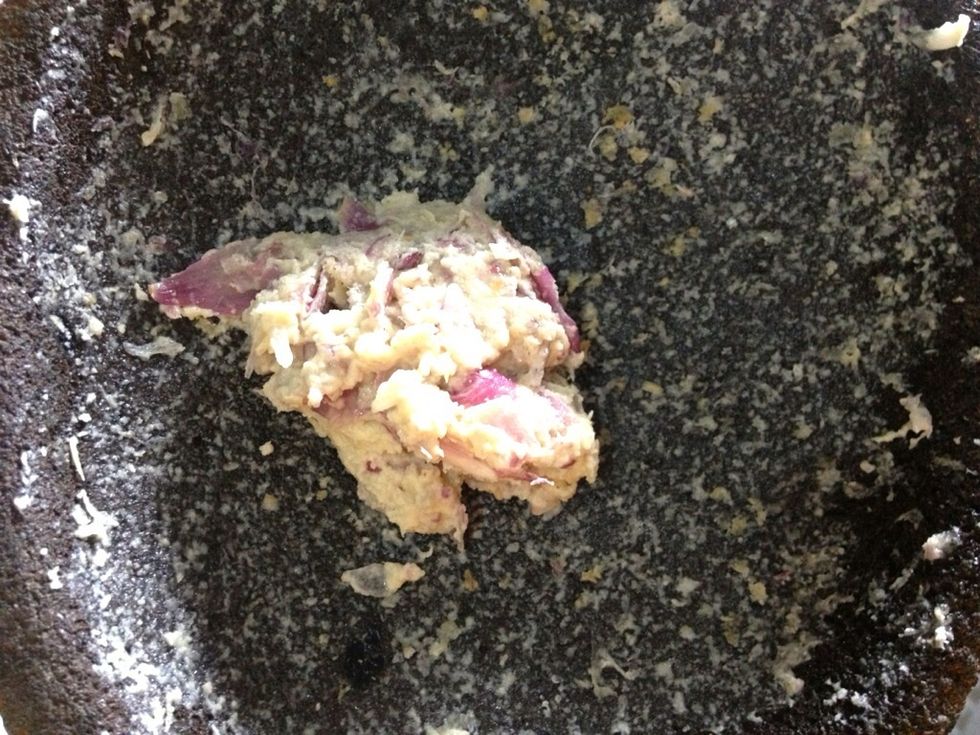 One note, please add in 1/2 tsp of salt before blend the shallots, gatlics and candlenuts. The end result will look like this