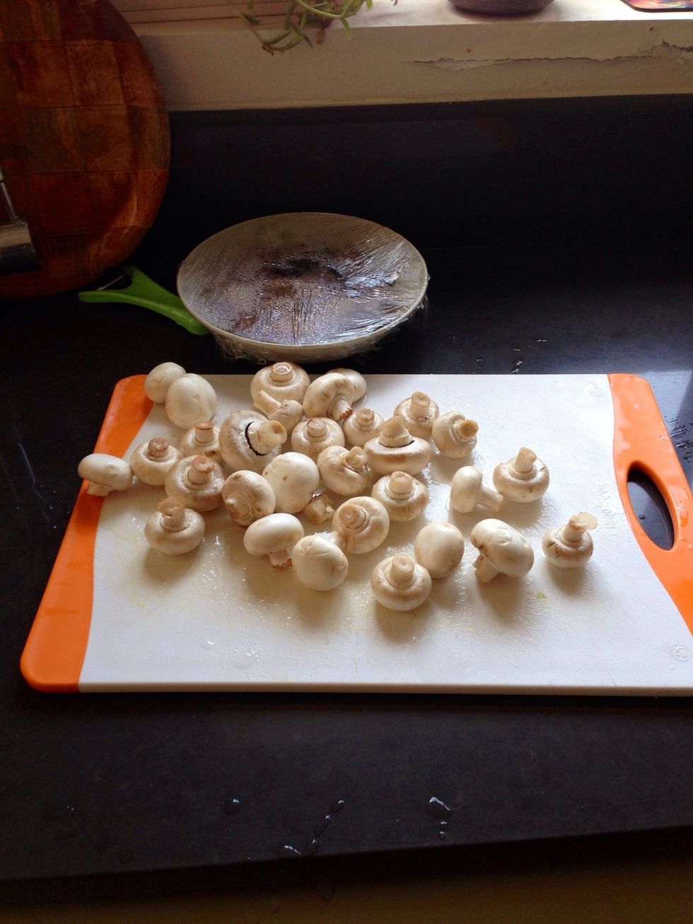 Onions aside. Mushroom time.