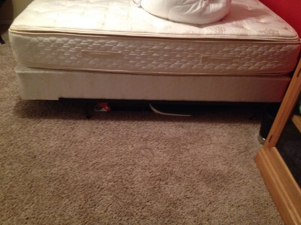 Only 1 thing under bed. Nothing else.