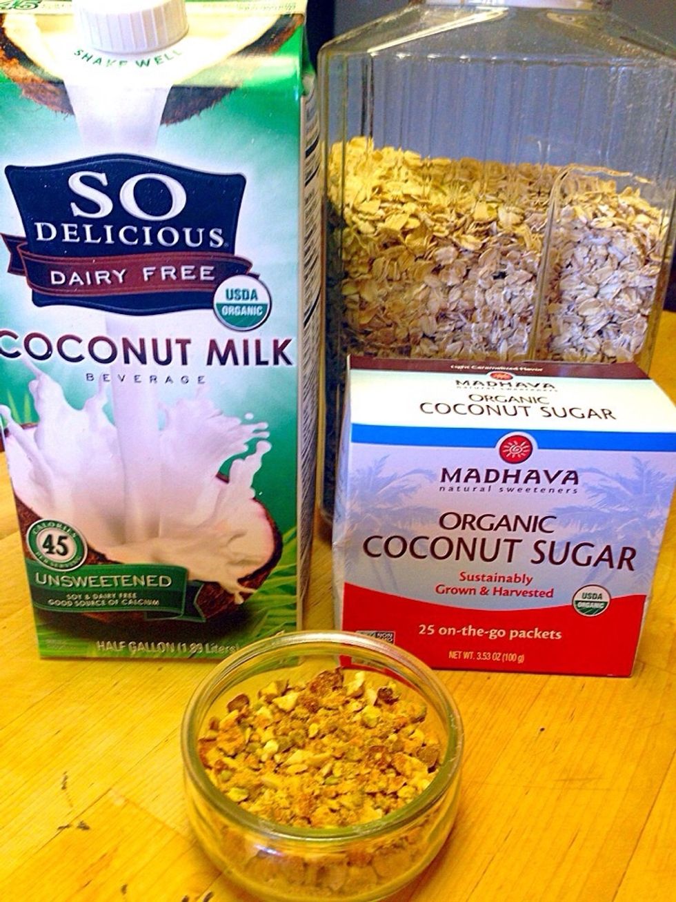 Only 5 ingredients. I know you see only 4 and it's because 5th ingredient is cinnamon that I mixed with nuts while grinding