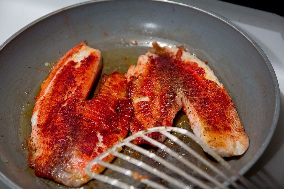 Only a few minutes later, carefully flip the fish.