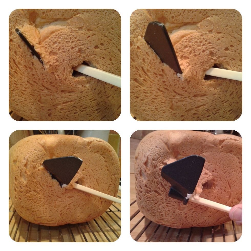 Only insert the chopstick 1 or 2 centimetres. Lever the chopstick away from the 'flat' and the blade will come out.