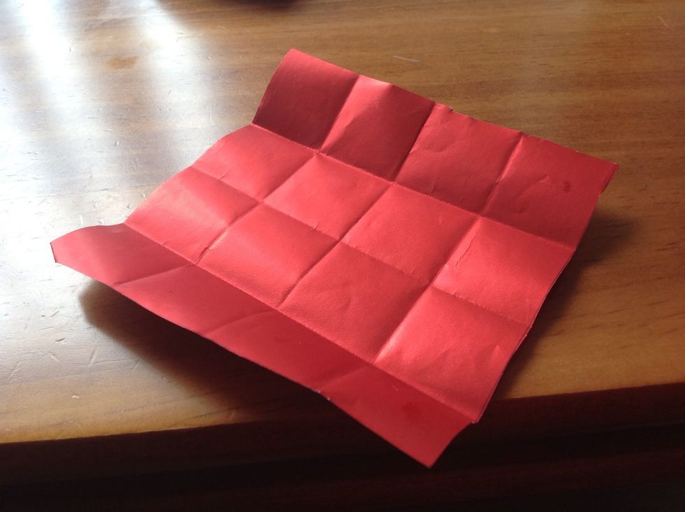 Open it and it should look like the picture.