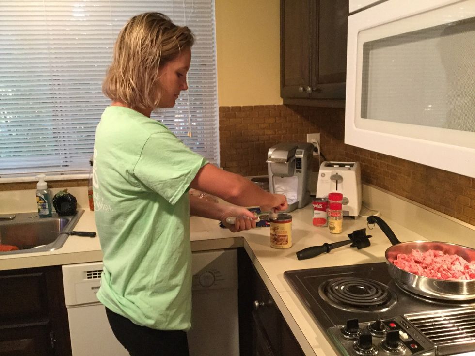 Open the can of mushrooms