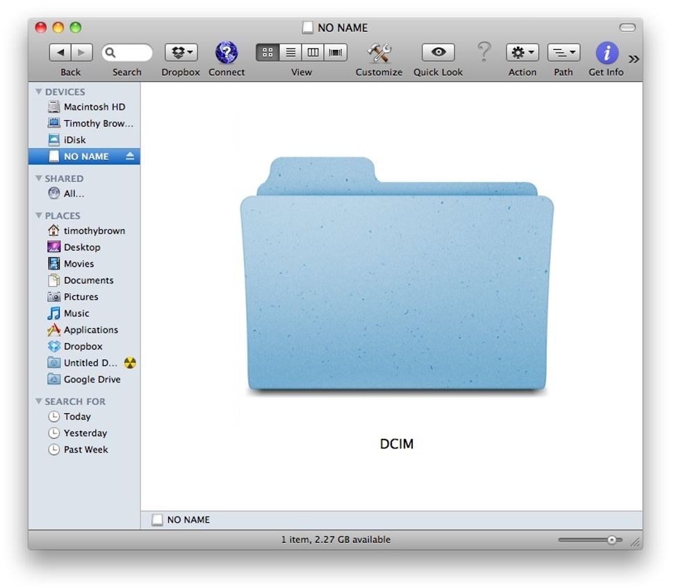 Open the Card Reader and create a new folder. Add the label DCIM, which stands for (Digital Camera Images).