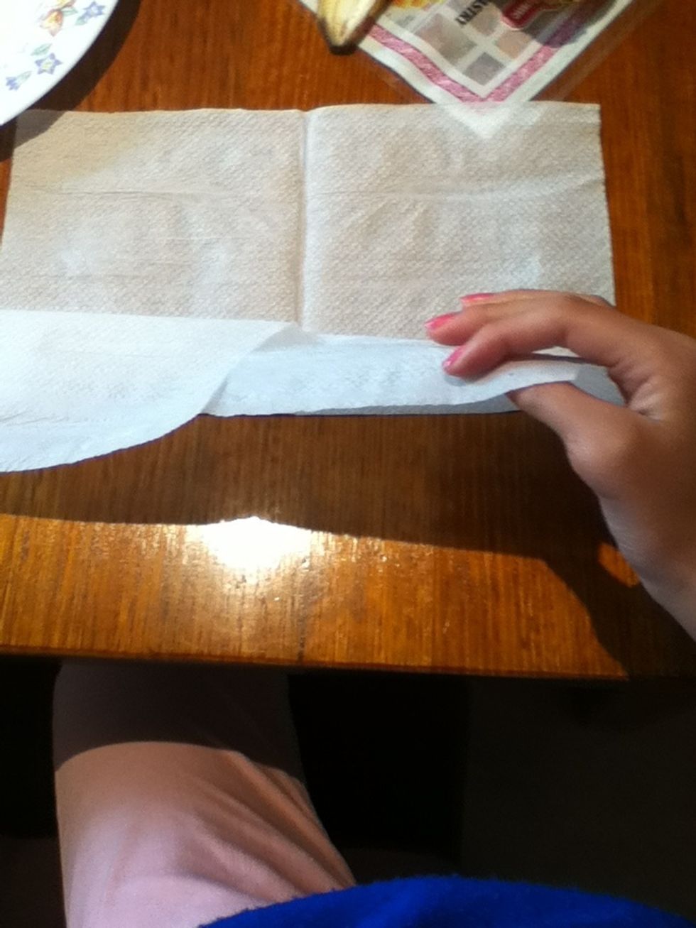 Open the napkin.