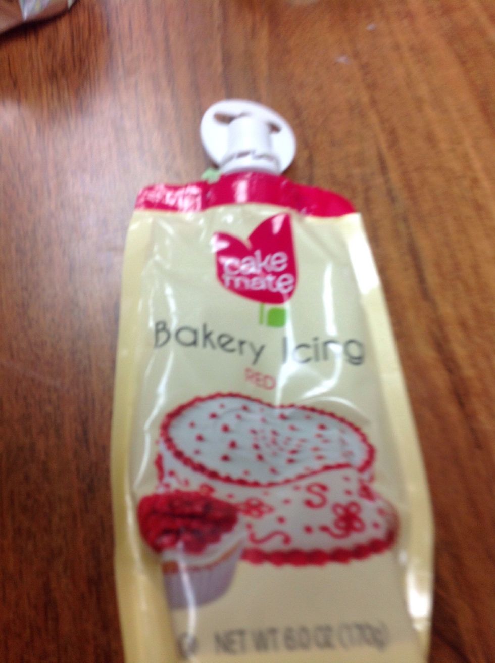 Open the red frosting pouch