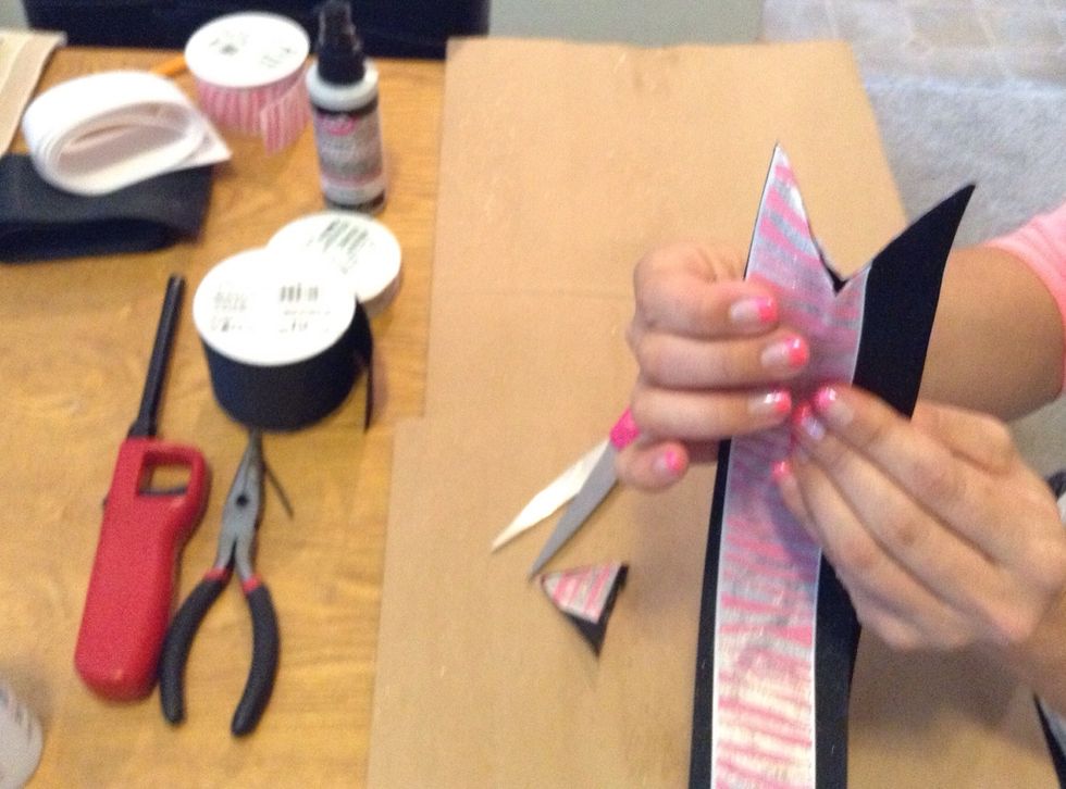 Open the ribbon back up to display the fishtail.