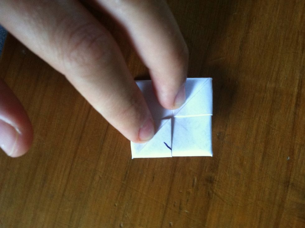 Open top an botton. Since it's a little tricky to explain with words how to do it, I made a video. Check it on the next step