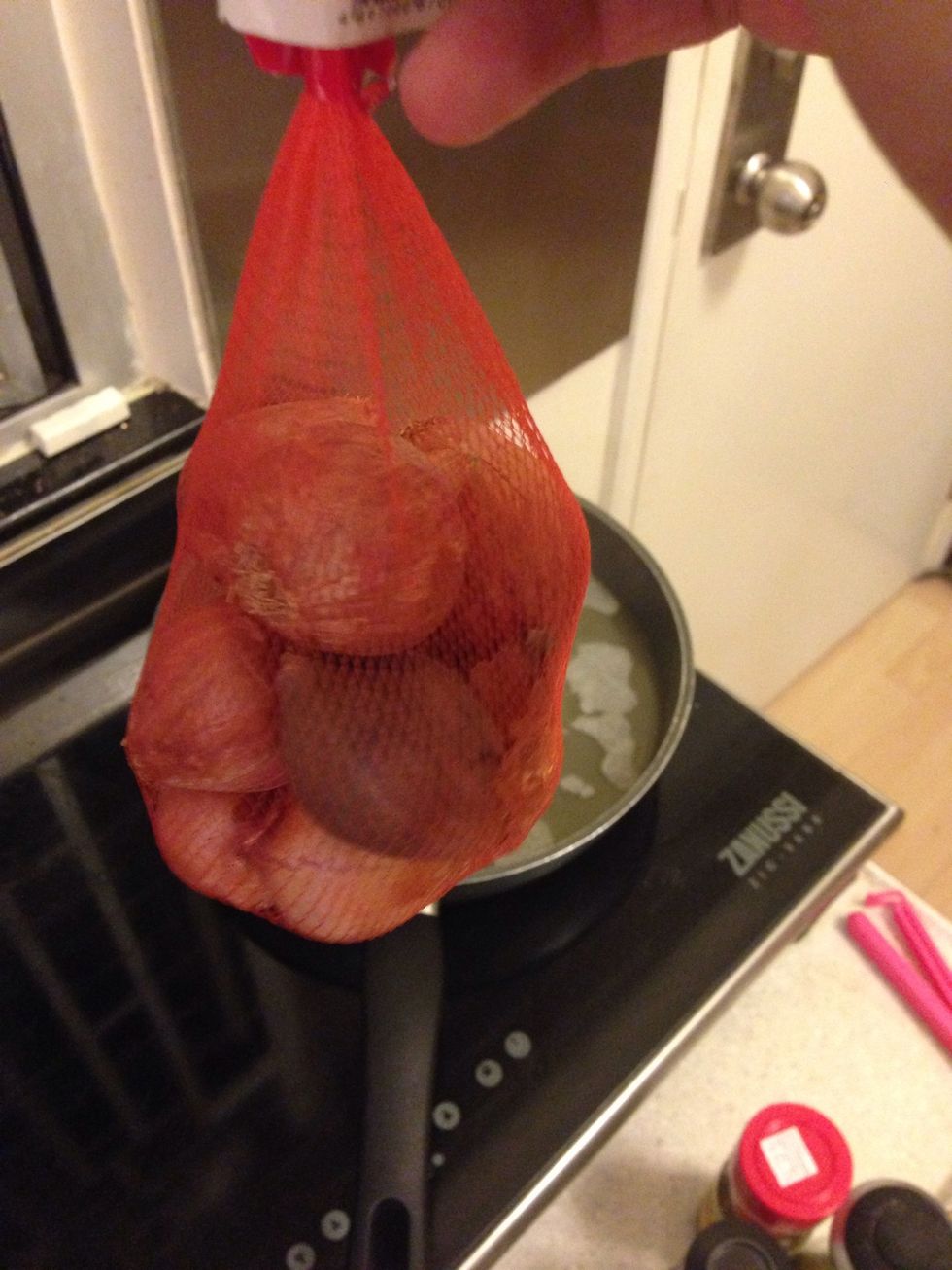 (Optional) add 1-4 sliced shallots (cannot substitute onions)