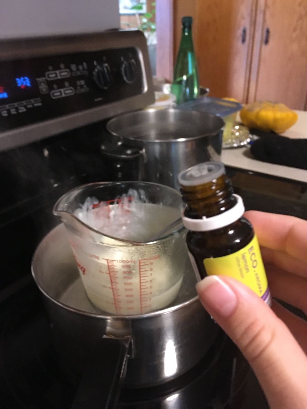 Optional : add your essential oils (10 - 30 drops per 16 oz)