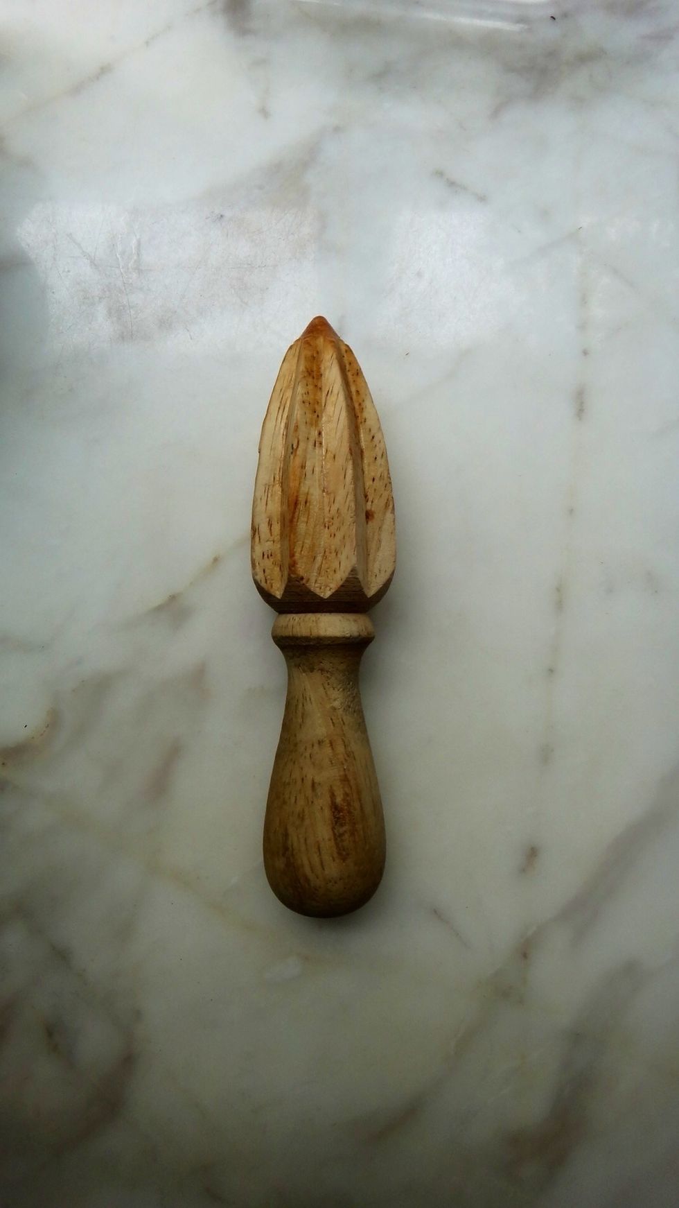 (optional) If you don't want to squeeze the orange juice using only your hands, you can use something like this or an electric juicer.