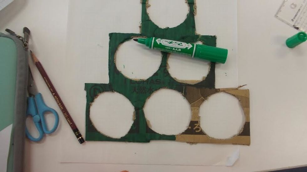 (Optional) If you want, you can color the can holder using either spray paint or color in the cardboard with a marker of any color you want.