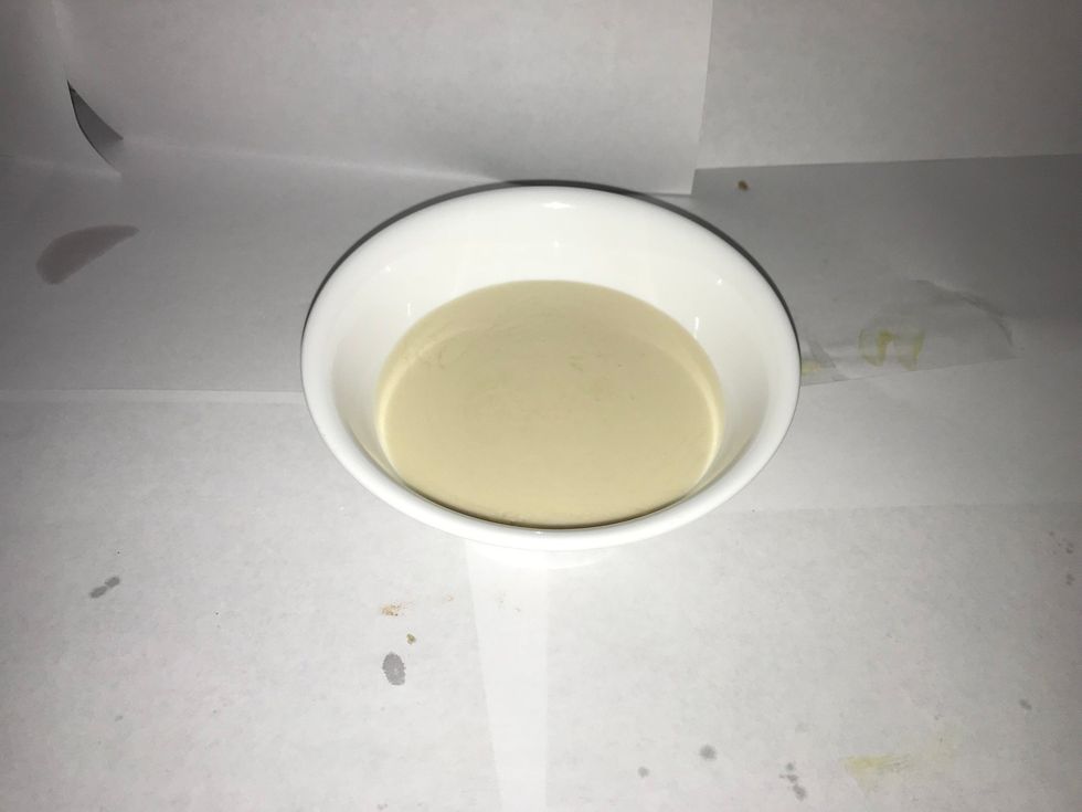 (Optional) Make a drizzle from melted butter, vanilla extract, powder sugar, and milk