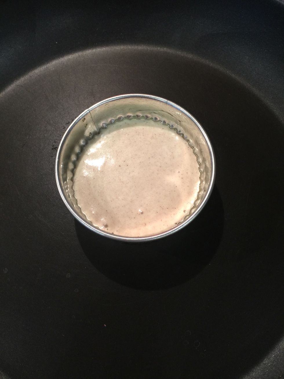 Or cook in a pastry circle. Or just like you Cooke any pancake