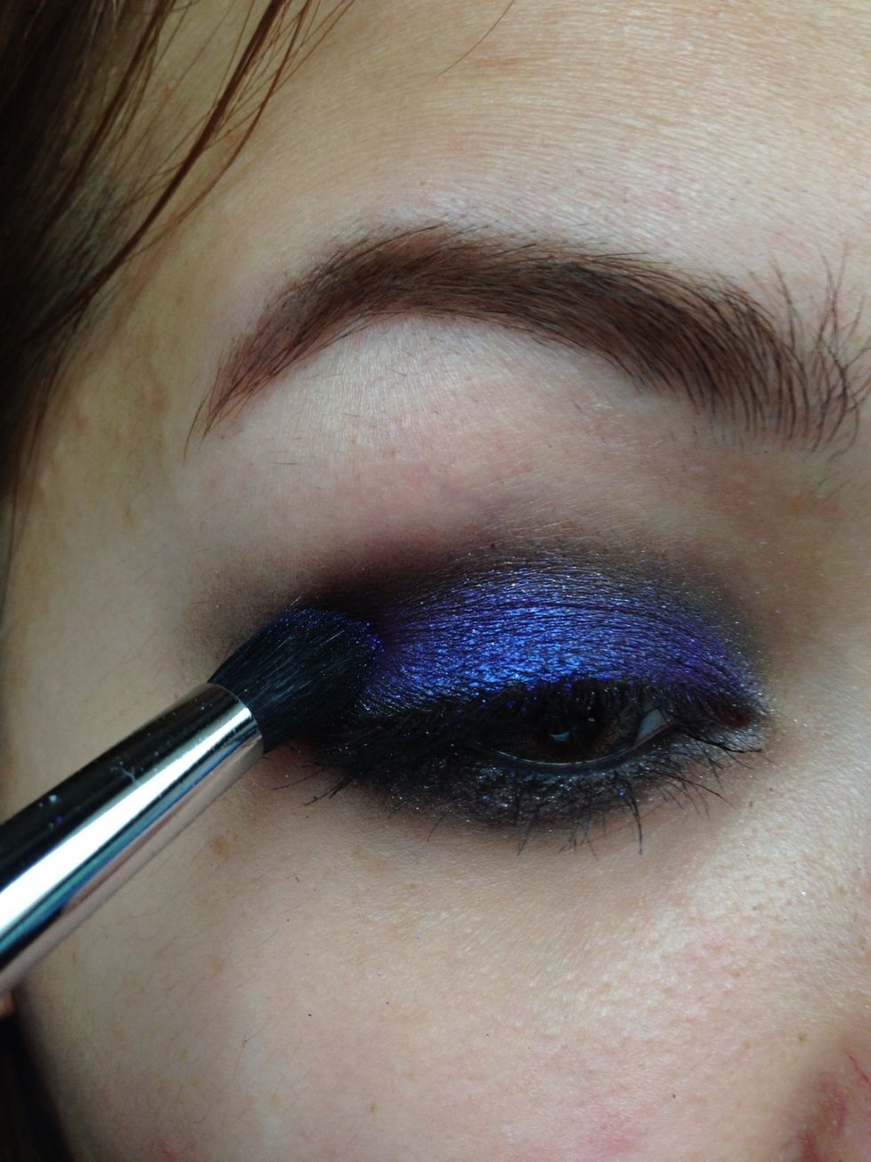 Or use a heavy pigmented shadow (patting as before then brushing gently to minimise fallout) to get a more dramatic effect.