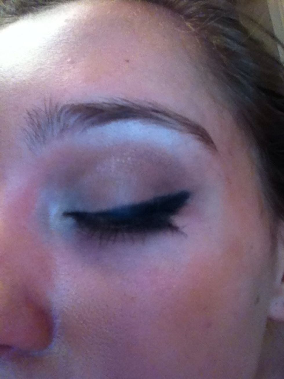 Or you can be a lil more spontaneous and go for the wing liner