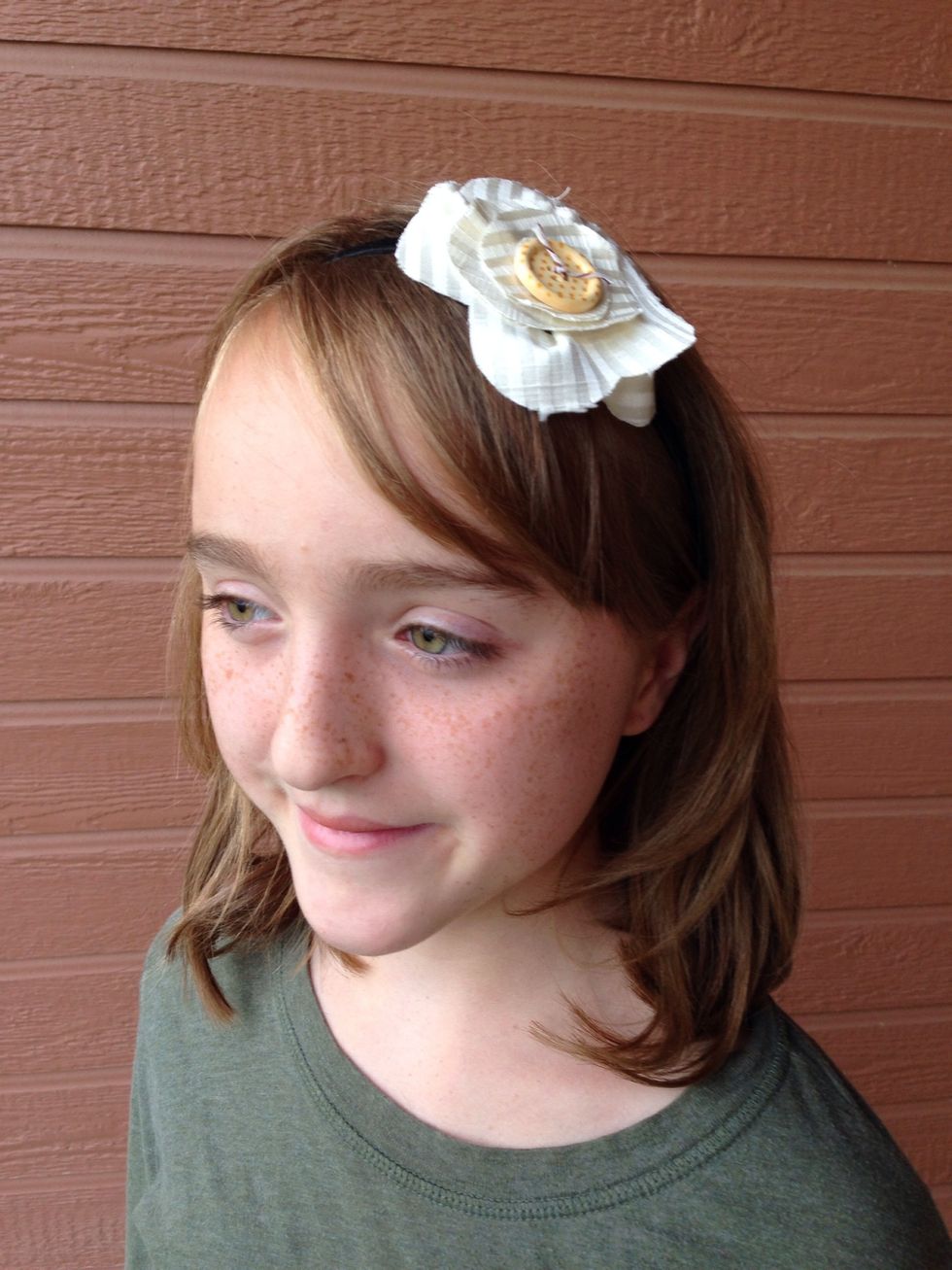 Or you can do a basic headband as well. I also got these basic headbands from Moni Ami Gabby.