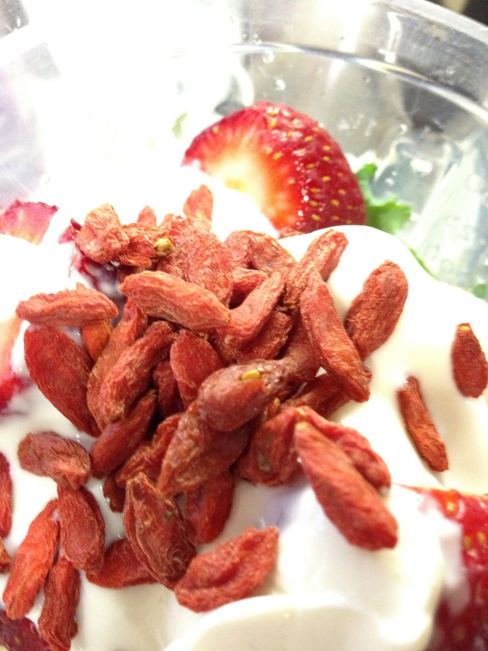 Organic goji berries