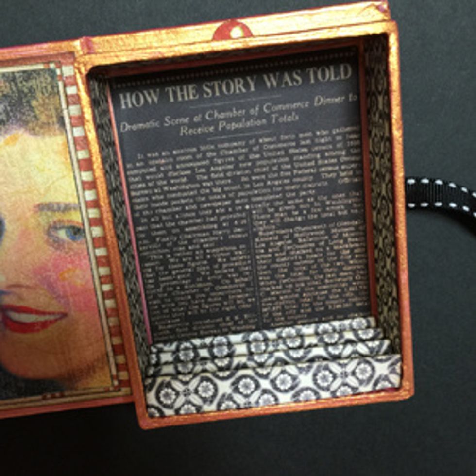 Other side , inside of the box Paste the papers just like this and add the bellows