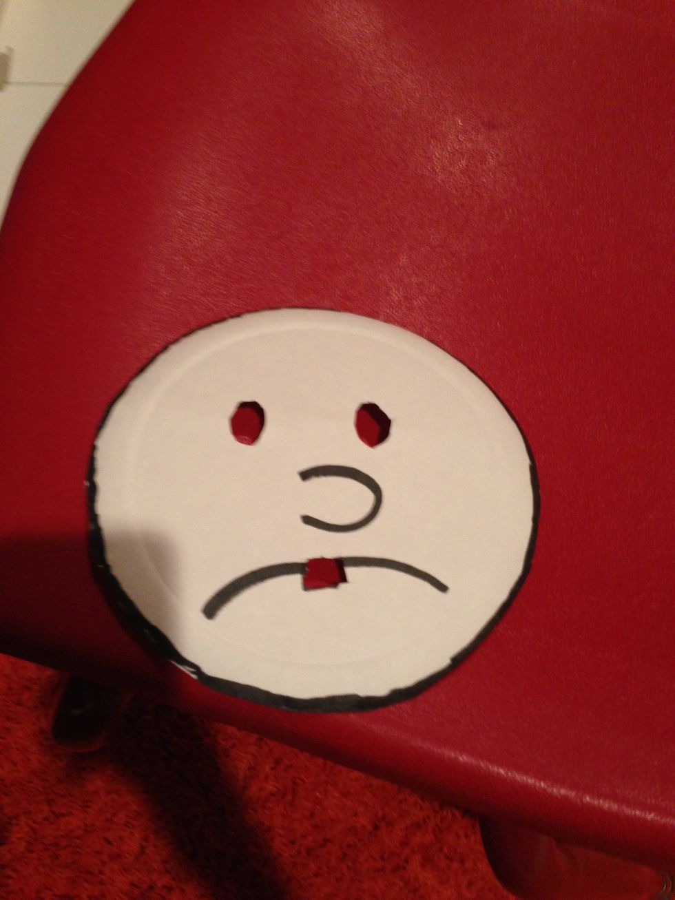 Outline the edge of the plate with black! (He's a stick figure)