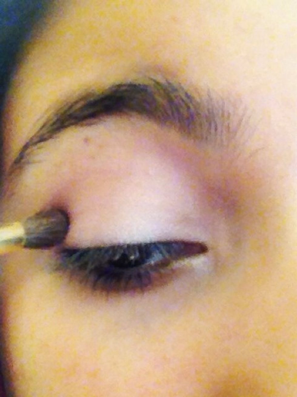 Pack on the color and blend it only in the outer crease and outer v