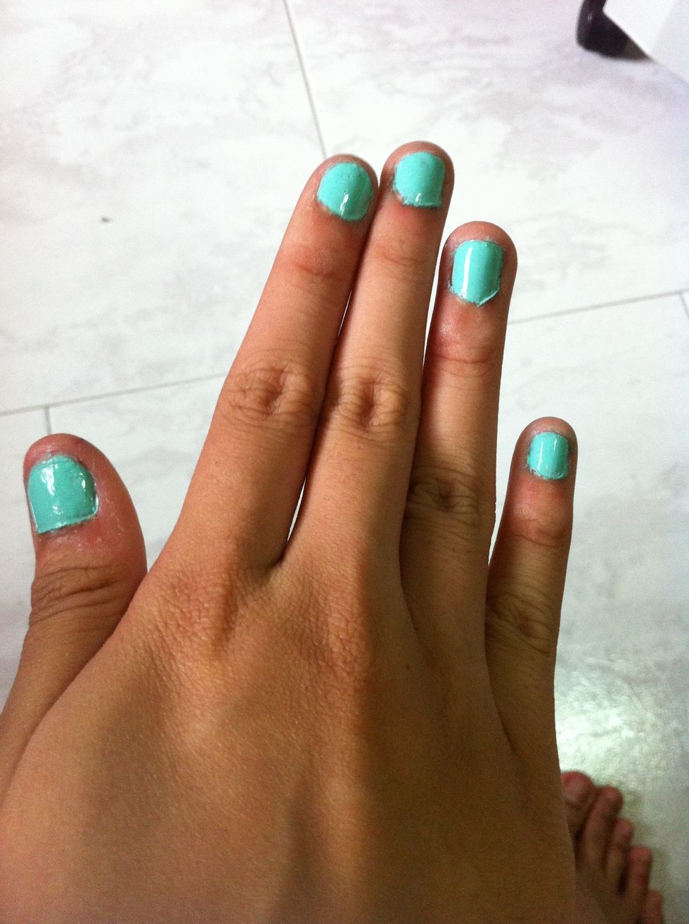 Paint a thin layer of your choice of pastel nail polish and let it dry ^^