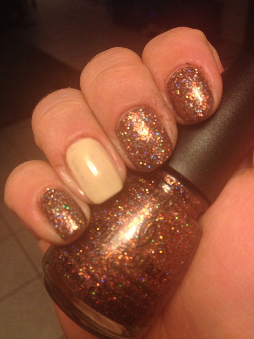 Paint all nails but the ring finger your own chosen color. I decided to try my new polish :)