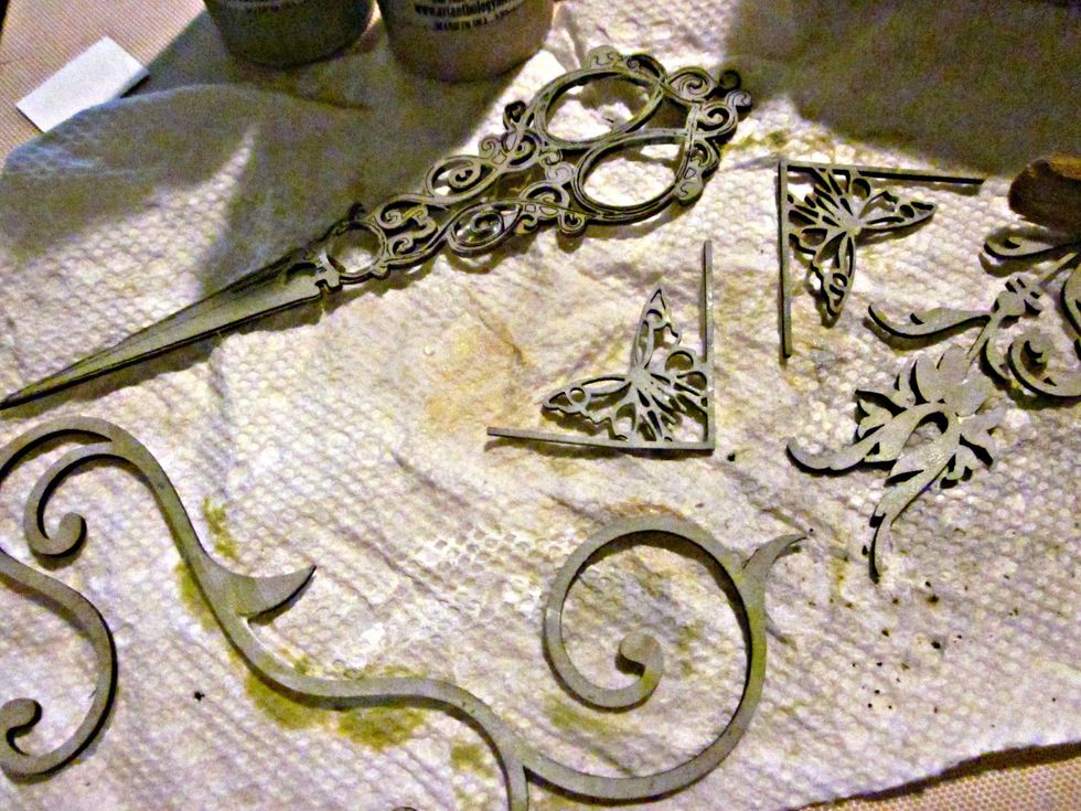 Paint chipboard with Art Anthology Guacamole Coloration