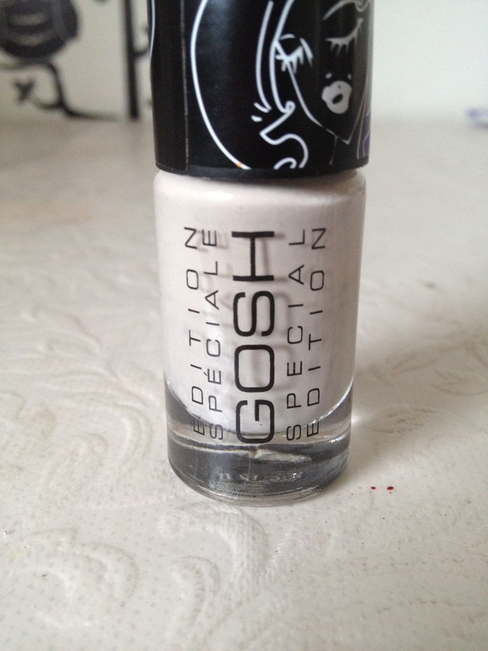 Paint one nail at a time with your main color. I am using GOSH 003 groovy grey:-)