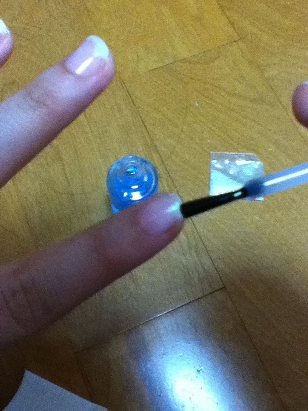 Paint some clear polish also on the top part (this is where the glitter will stick)