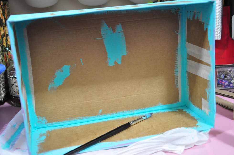 Paint the edges of the box