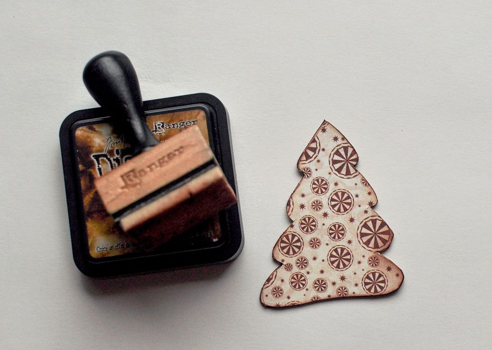Paint the edges with distress ink