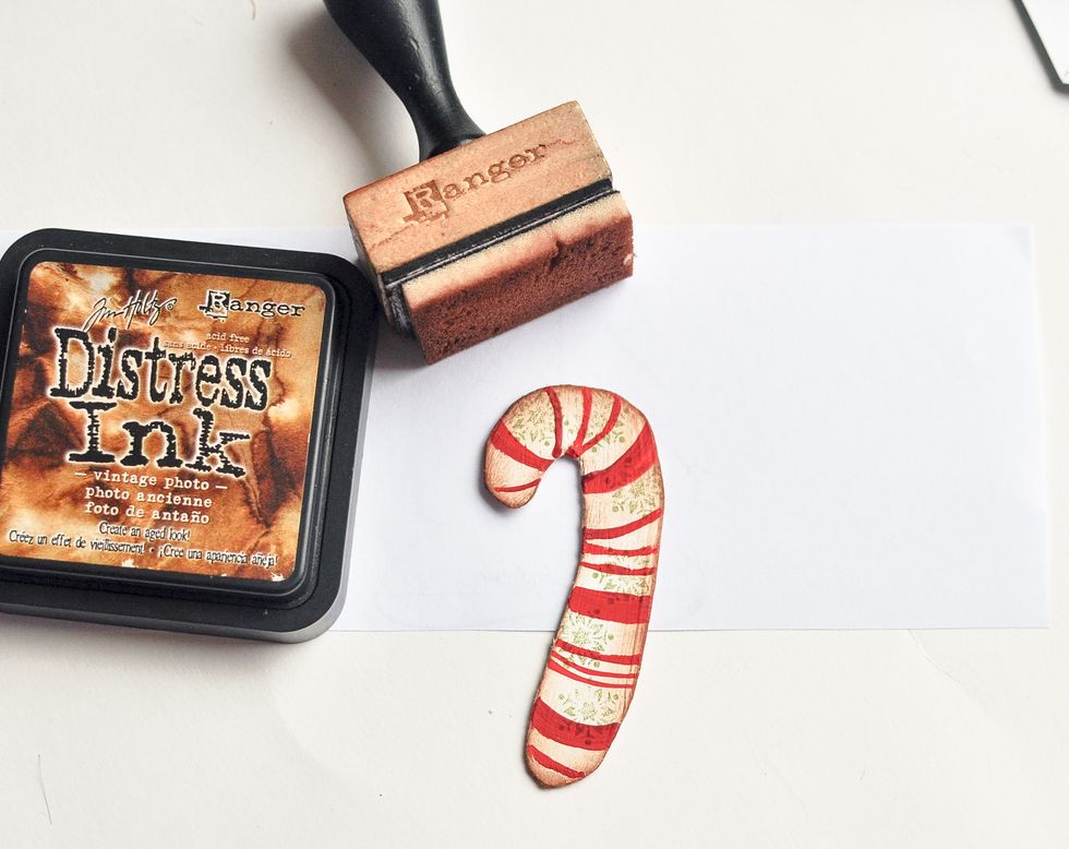Paint the edges with ink