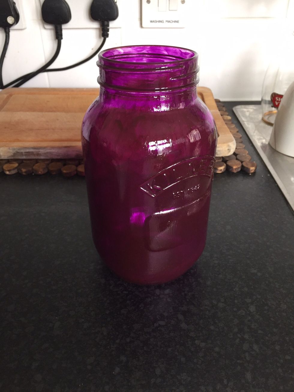 Paint the jar with the glass paint