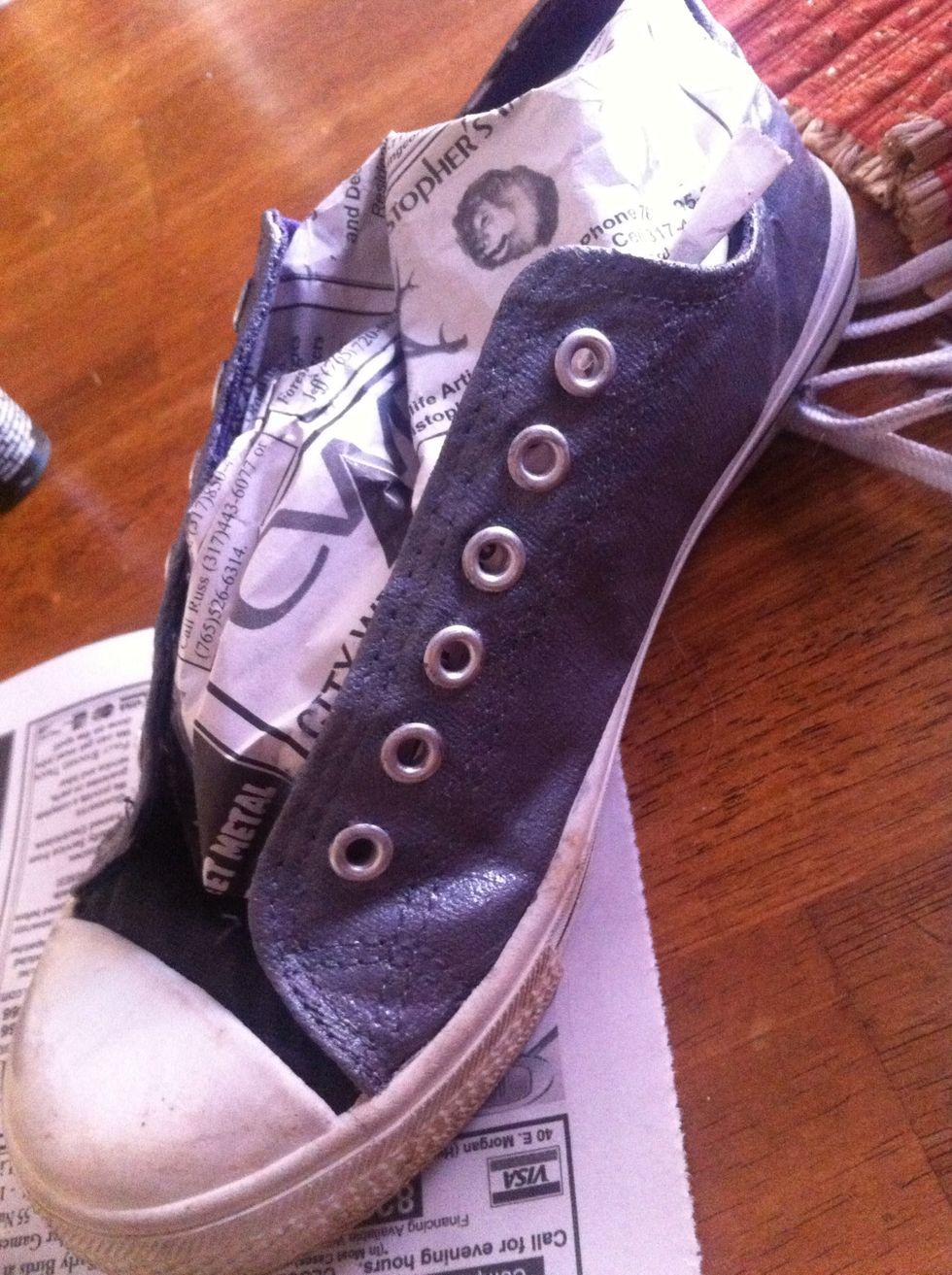 Paint the shoe until its covered