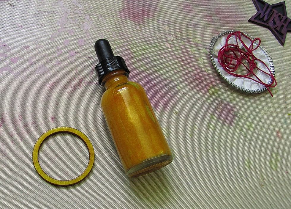 Paint wooden circle with Allure.