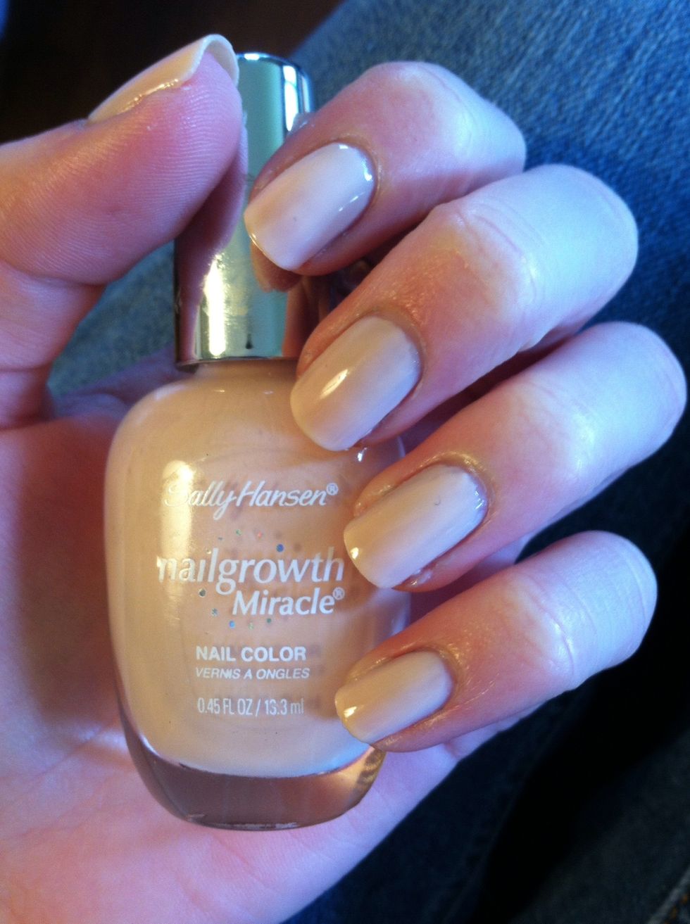 Paint your nails a nude or light pink color.